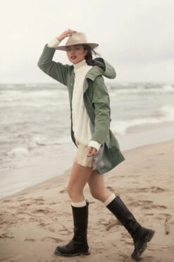 Ducktail RainwearRecycled Materials City Raincoat - Olive 11 Ducktail RainwearRecycled Materials City Raincoat - Olive -Garmentory Clothing Shop Ducktail Rainwear Recycled Materials City Raincoat Olive 20220629145623