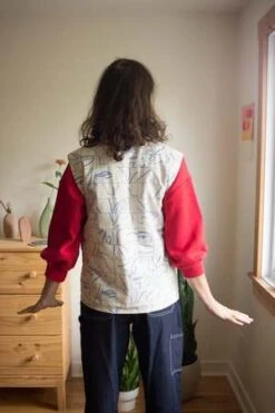 Eve GravelUnisex Eve Gravel Georges Vest - Multi -Garmentory Clothing Shop Unisex Eve Gravel Georges Vest Multi 20221114161642