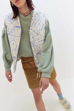 Eve GravelUnisex Eve Gravel Georges Vest - Multi -Garmentory Clothing Shop Unisex Eve Gravel Georges Vest Multi 20221114161645