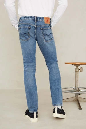 Kings Of IndigoKings Of Indigo John Jeans - Xavier Light Used 1 Kings Of IndigoKings Of Indigo John Jeans - Xavier Light Used